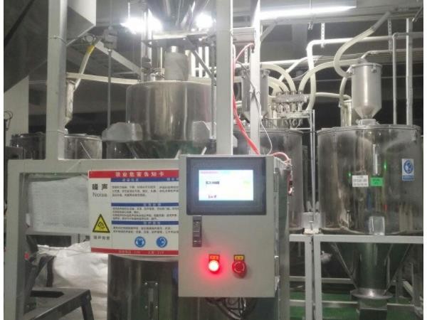 運送粉塵材料時，粉末爆的原因是什么？